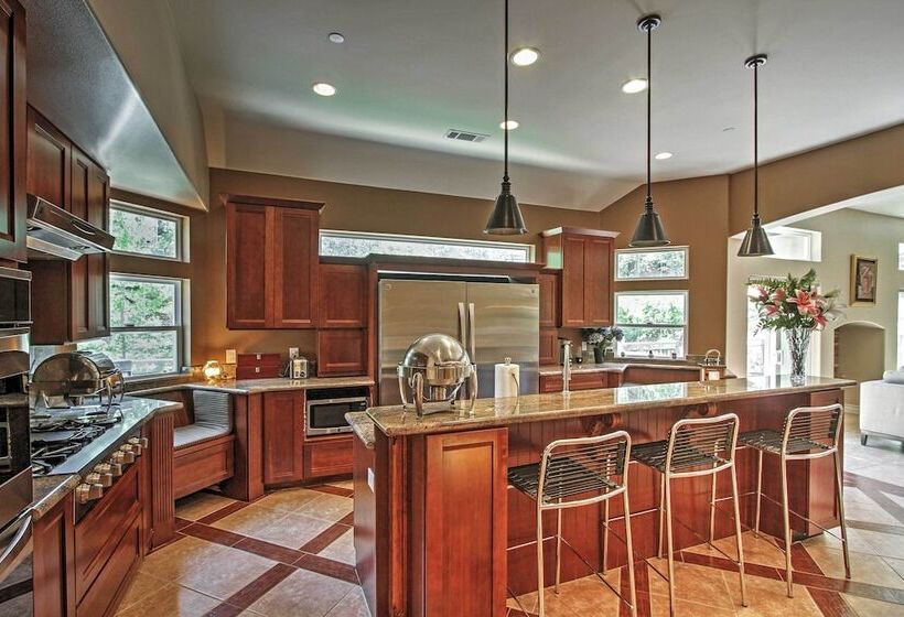 Roomy Home W/ Deck, 5 Mi To Lake Arrowhead Village