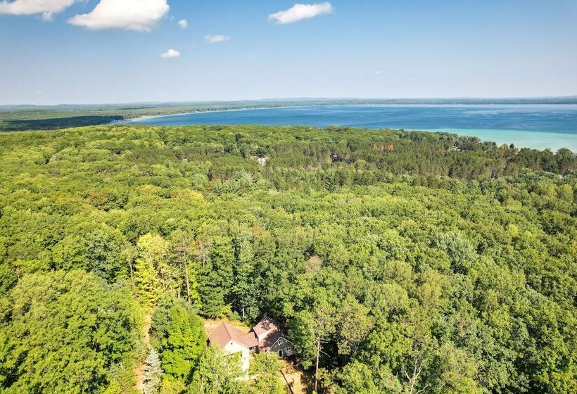 Roscommon Retreat W/ Deck ~ 1 Mile To Higgins Lake