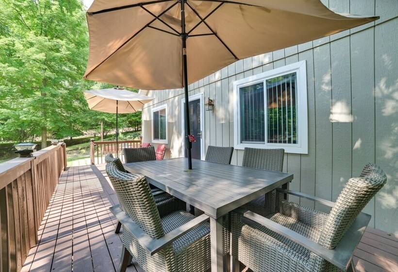 Roscommon Retreat W/ Deck ~ 1 Mile To Higgins Lake