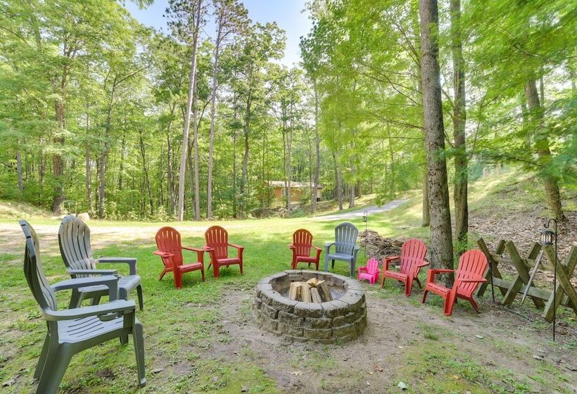 Roscommon Retreat W/ Deck ~ 1 Mile To Higgins Lake