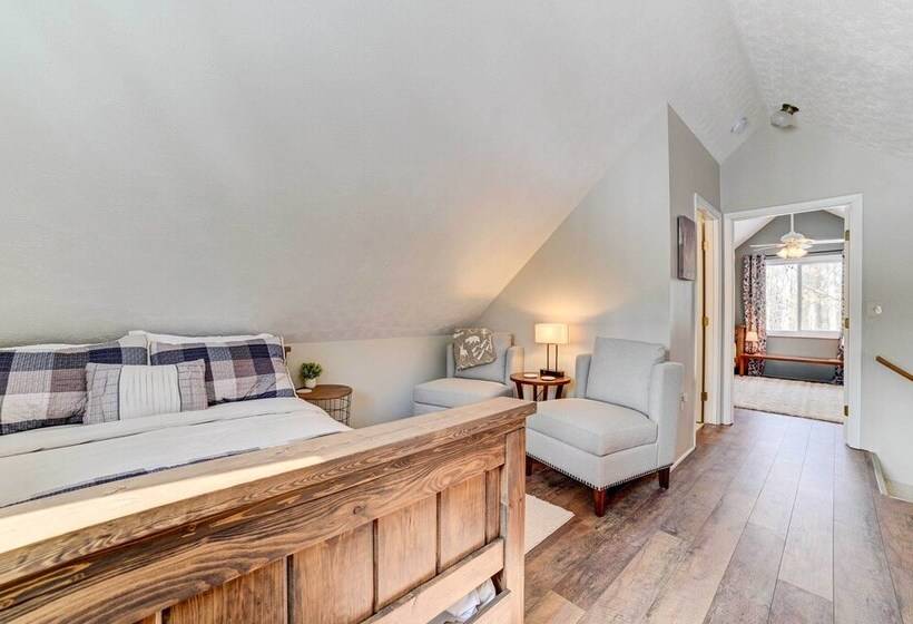 Roscommon Retreat W/ Deck ~ 1 Mile To Higgins Lake