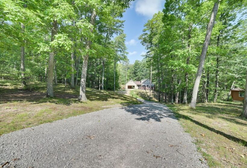 Roscommon Retreat W/ Deck ~ 1 Mile To Higgins Lake