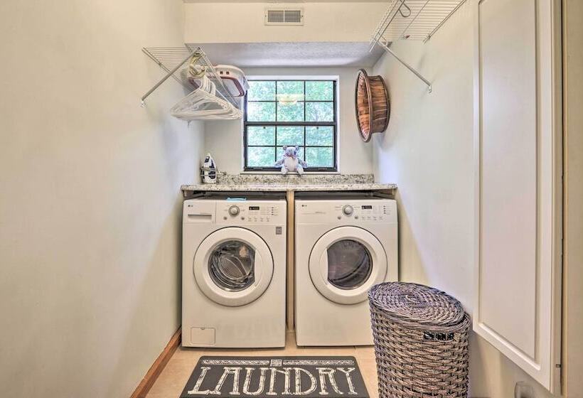 Mtn View Cabin W/ Hot Tub In Sevierville!