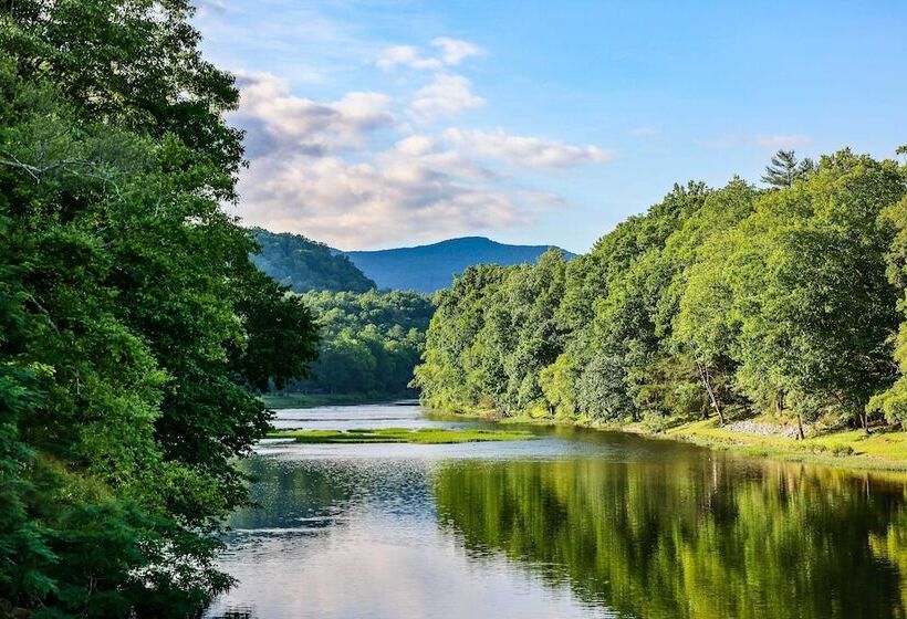 Rustic Hideaway W/ Fire Pit < 1 Mi To River!