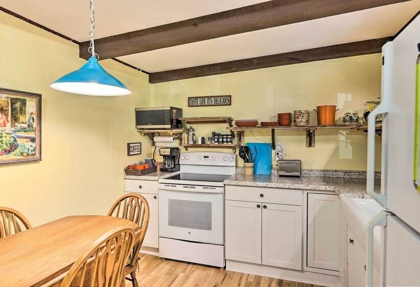 Rustic Hideaway W/ Fire Pit < 1 Mi To River!