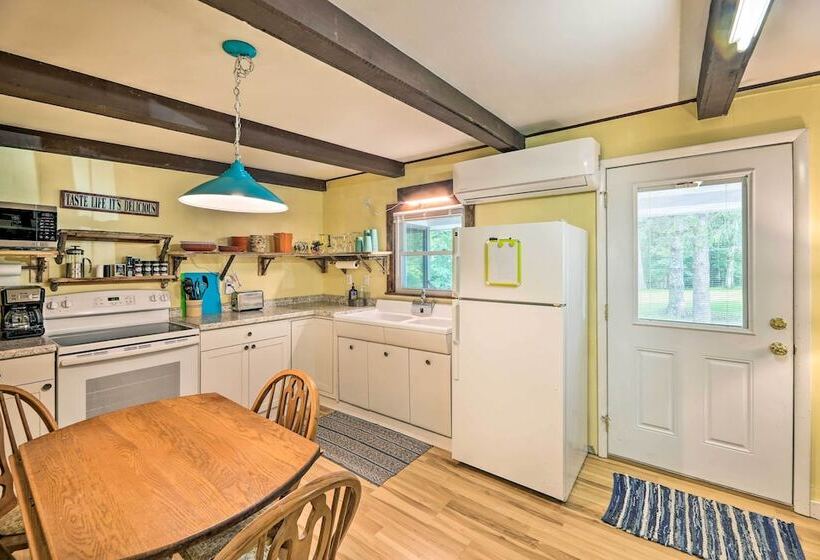 Rustic Hideaway W/ Fire Pit < 1 Mi To River!