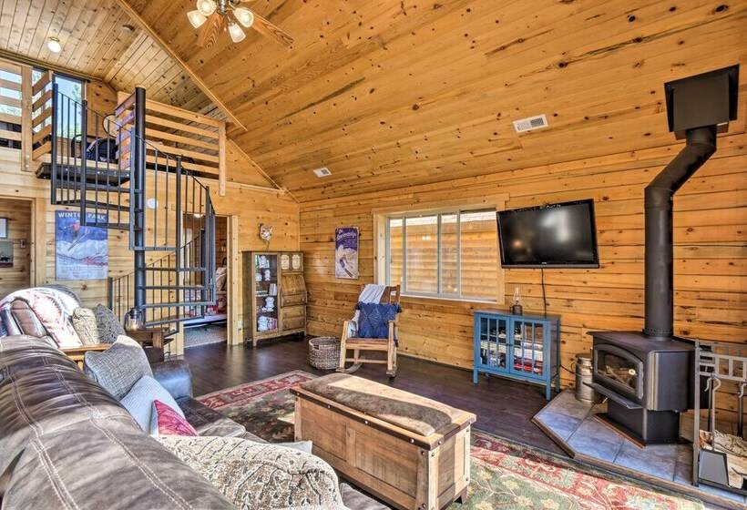 Jefferson Cabin W/ Fire Pit, Near Fishing & Hiking