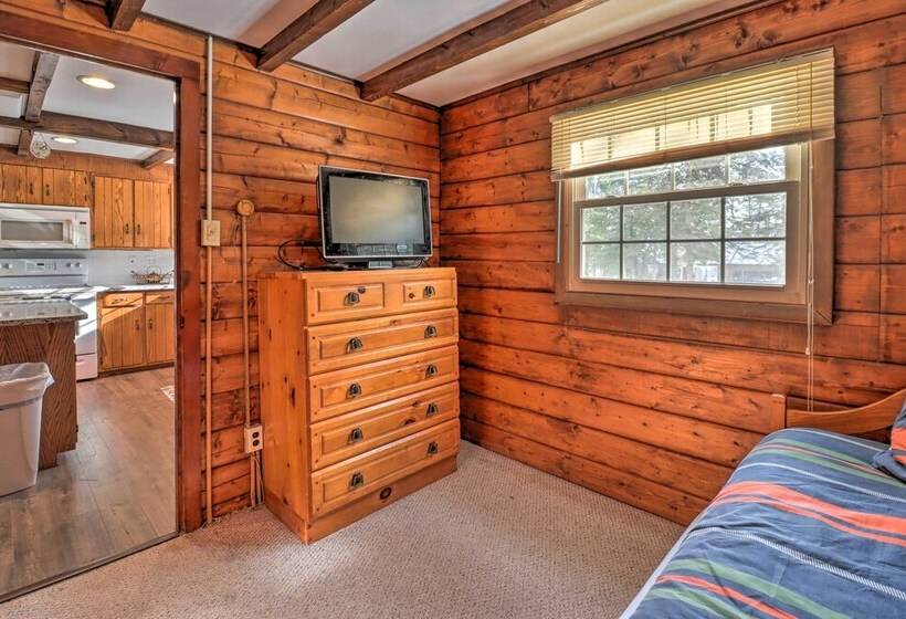 Walk To Lake Harmony: Home W/ Hot Tub & Fire Pit