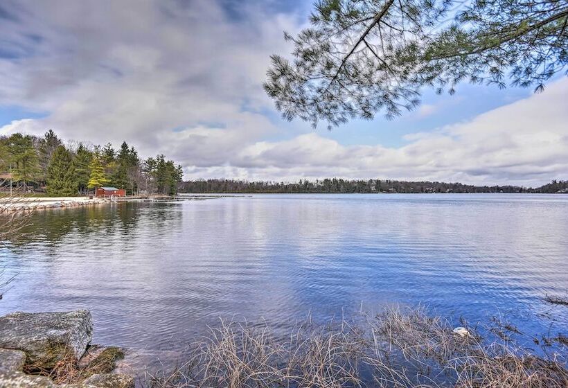 Walk To Lake Harmony: Home W/ Hot Tub & Fire Pit