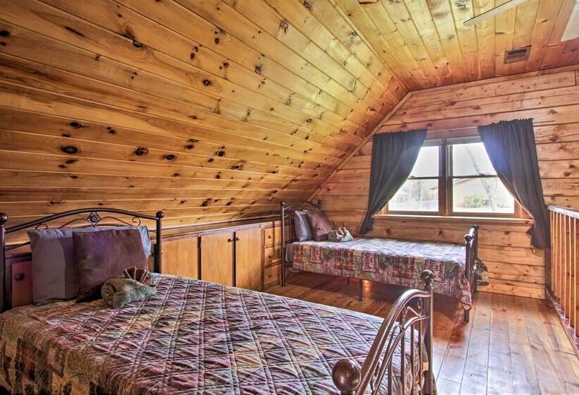 Rustic Cabin W/ Screened Deck: 8 Mi To Dollywood