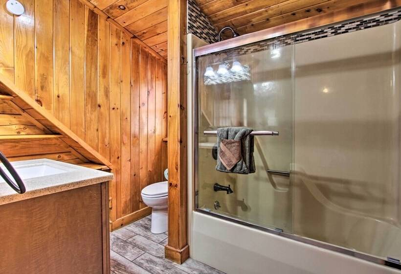 Rustic Cabin W/ Screened Deck: 8 Mi To Dollywood