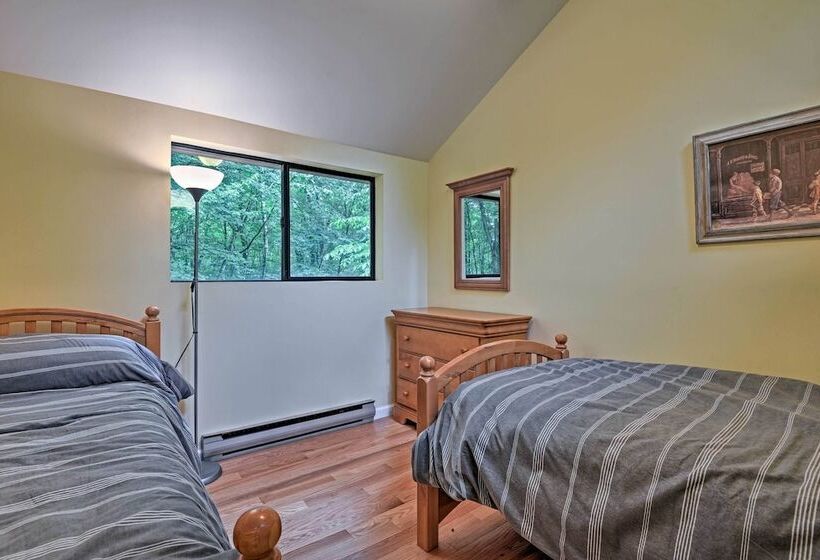 Deck & Fire Pit: Pocono Lake Home Near Skiing!