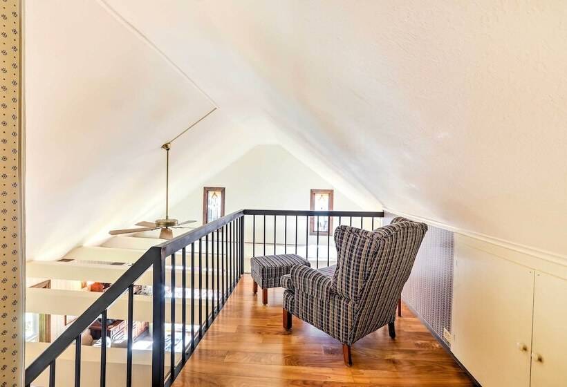 Rustic Riverfront Truckee Cabin W/ Gas Grill!