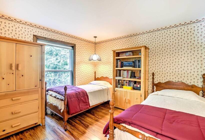 Rustic Riverfront Truckee Cabin W/ Gas Grill!