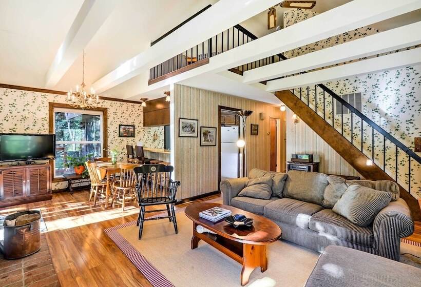 Rustic Riverfront Truckee Cabin W/ Gas Grill!