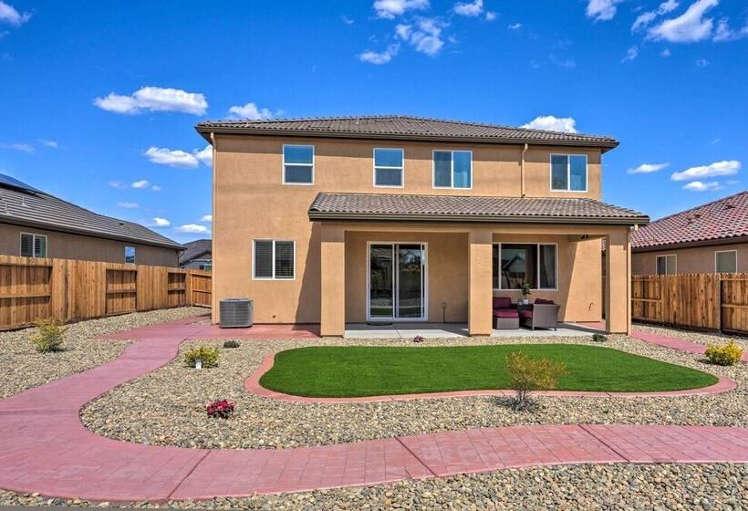 Sacramento Retreat W/ Yard ~ 13 Mi To Dtwn!