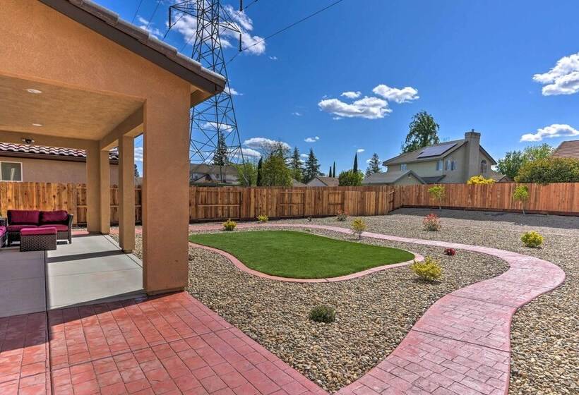 Sacramento Retreat W/ Yard ~ 13 Mi To Dtwn!