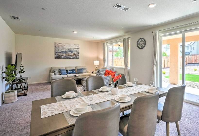 Sacramento Retreat W/ Yard ~ 13 Mi To Dtwn!
