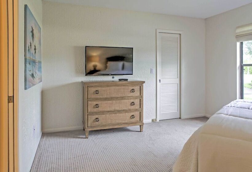 Sand Dollar  Jenson Beach Home W/ Pool Access!