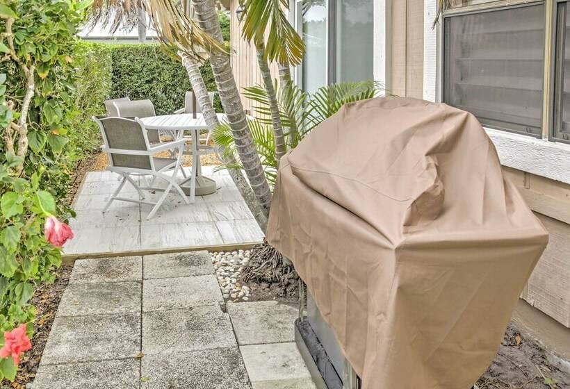 Sand Dollar  Jenson Beach Home W/ Pool Access!