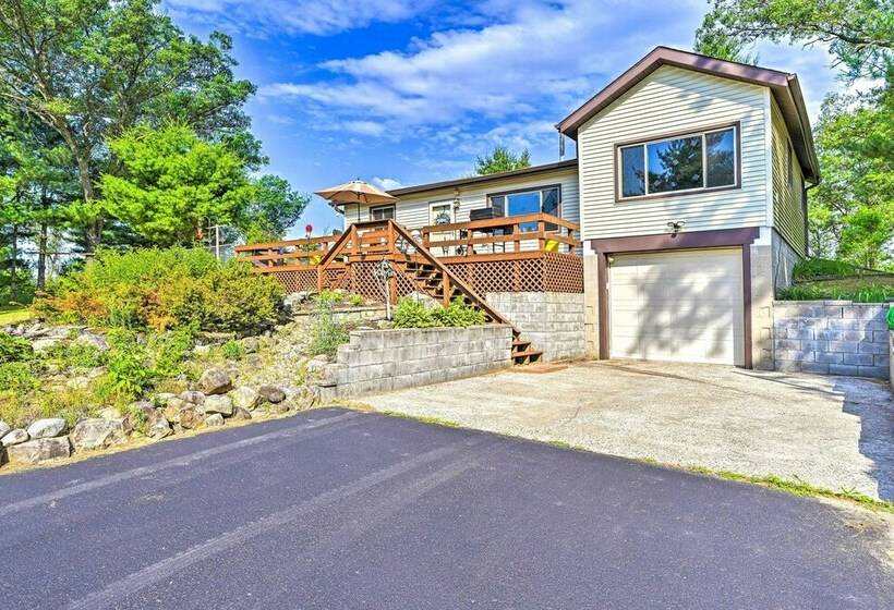 Secluded Arkdale Retreat: 10 Acres W/ Deck!