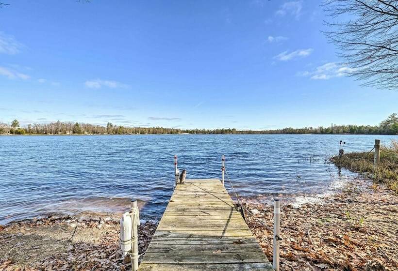 Secluded Lost Lake Cottage W/ Spacious Loft!