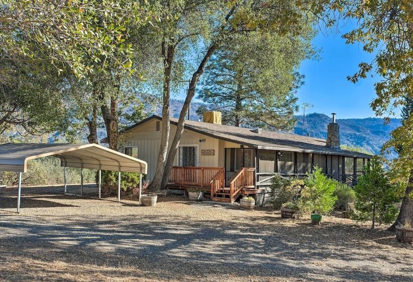 Secluded Mountain Hideaway < 8 Miles To Bass Lake!