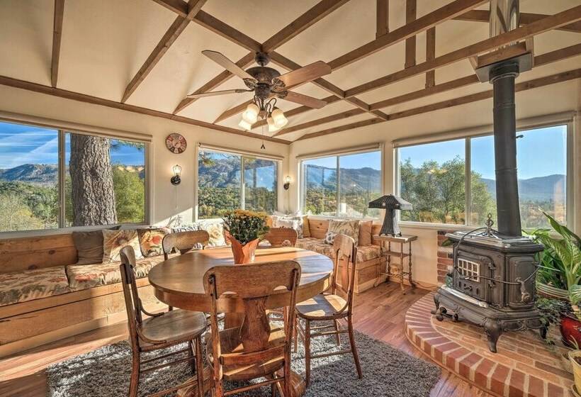 Secluded Mountain Hideaway < 8 Miles To Bass Lake!