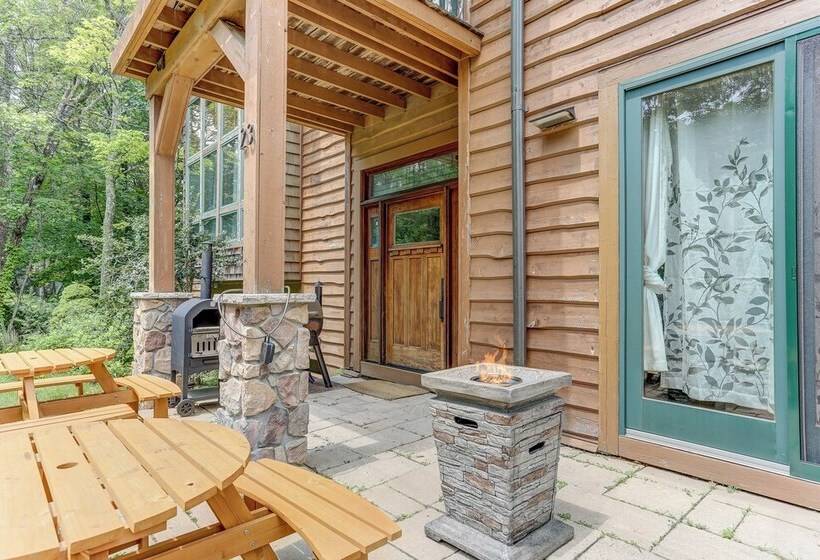 Peaceful Mountian Oasis: Firepit, Hot Tub, Sauna!