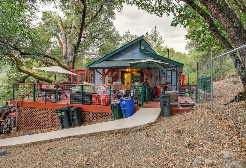 Secluded Placerville Cabin W/ Deck: Walk To River!
