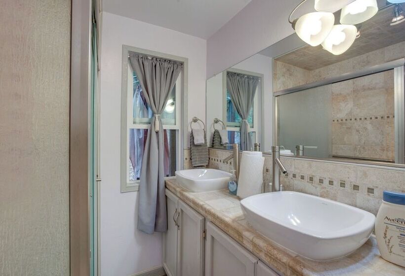 Secluded Placerville Cabin W/ Deck: Walk To River!