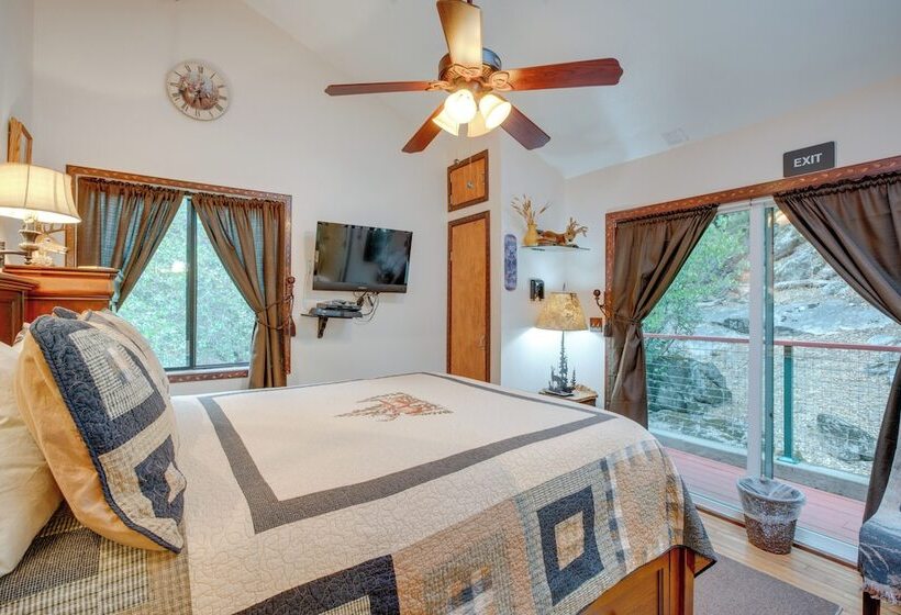 Secluded Placerville Cabin W/ Deck: Walk To River!