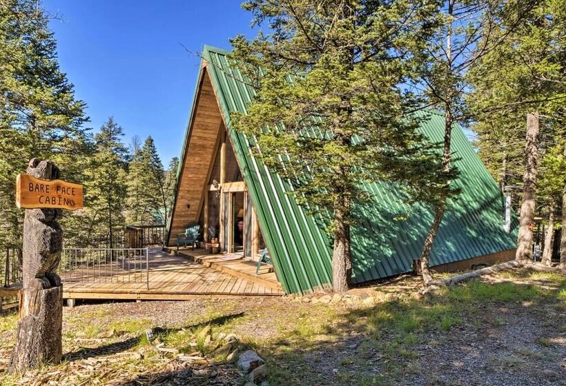 Secluded Ruidoso Cabin W/ Hot Tub & Fireplace!