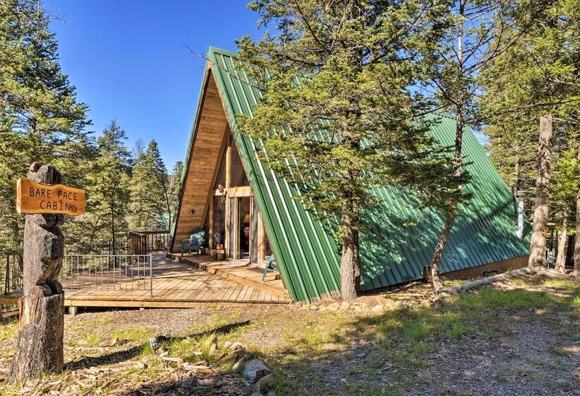 Secluded Ruidoso Cabin W/ Hot Tub & Fireplace!