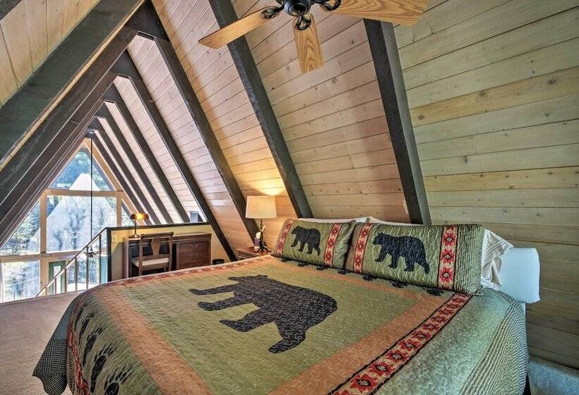 Secluded Ruidoso Cabin W/ Hot Tub & Fireplace!