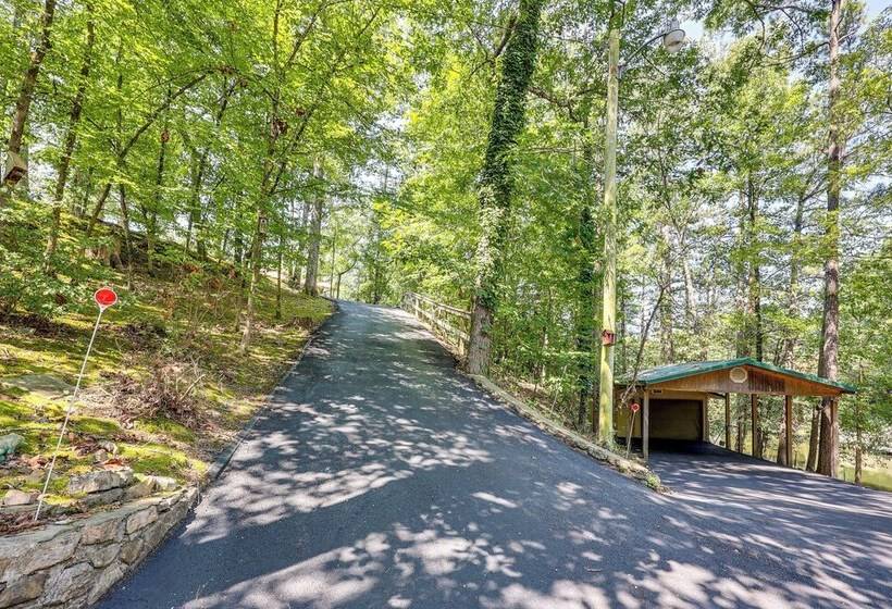 Serene Lake Hamilton Hideaway W/ Private Dock