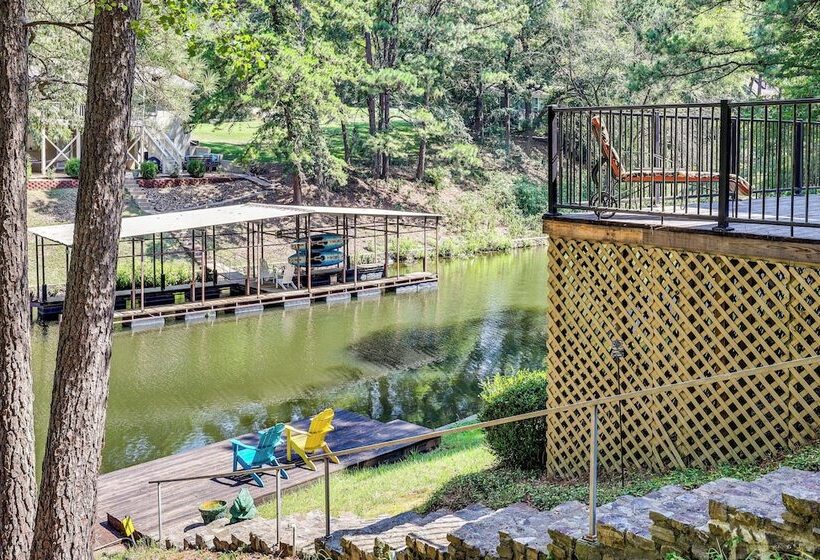 Serene Lake Hamilton Hideaway W/ Private Dock