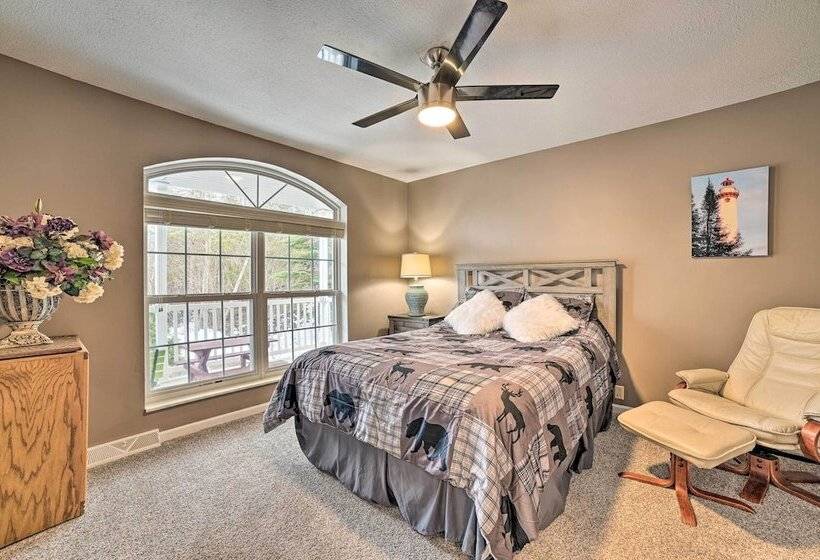 Serene Presque Isle Harbor Home On Sunrise Side!