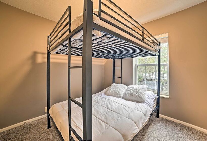 Serene Presque Isle Harbor Home On Sunrise Side!