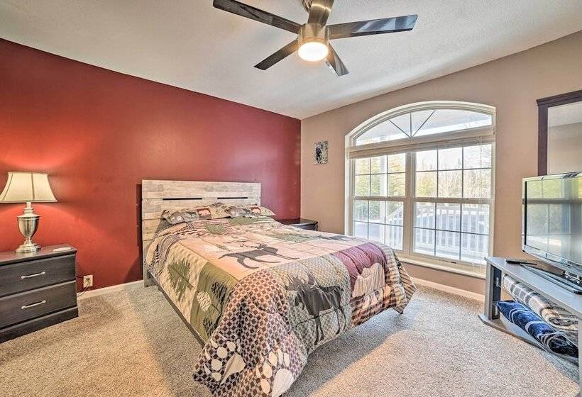 Serene Presque Isle Harbor Home On Sunrise Side!