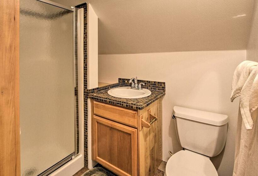 Serene South Bend Family Escape; Dogs Welcome