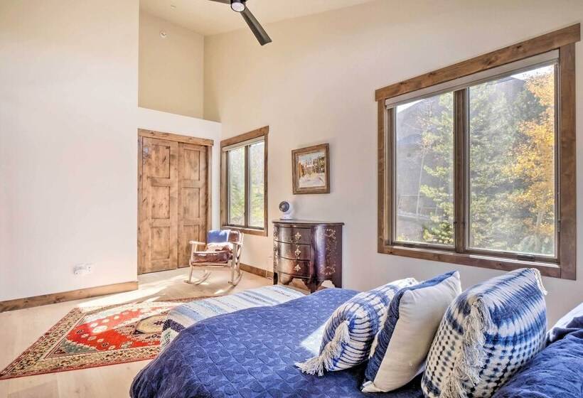 Silverthorne Home W/ Hiking Trail Access!