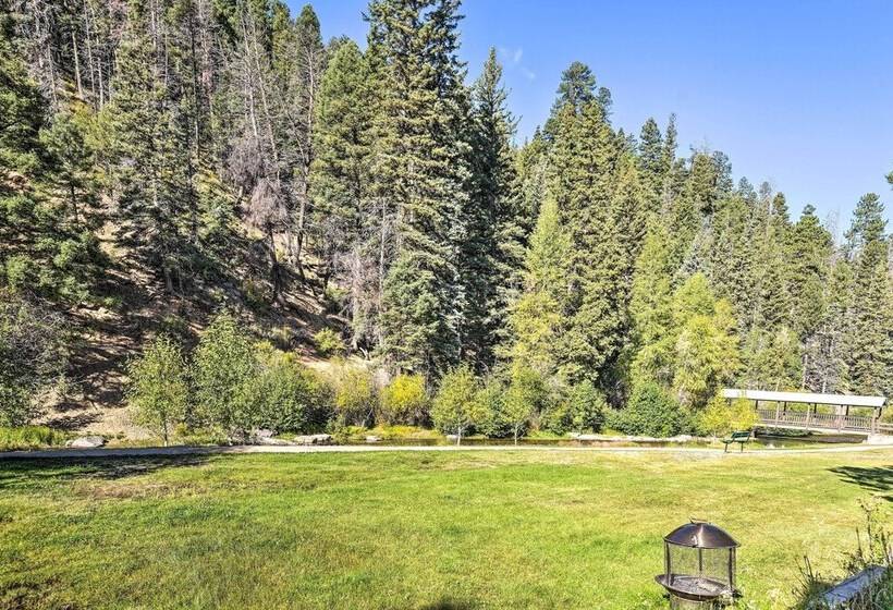 Ski In/ski Out Red River Cabin W/ Mtn Views!