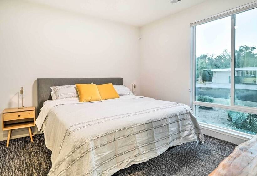 Sleek & Modern Home W/ Views & Pool Access