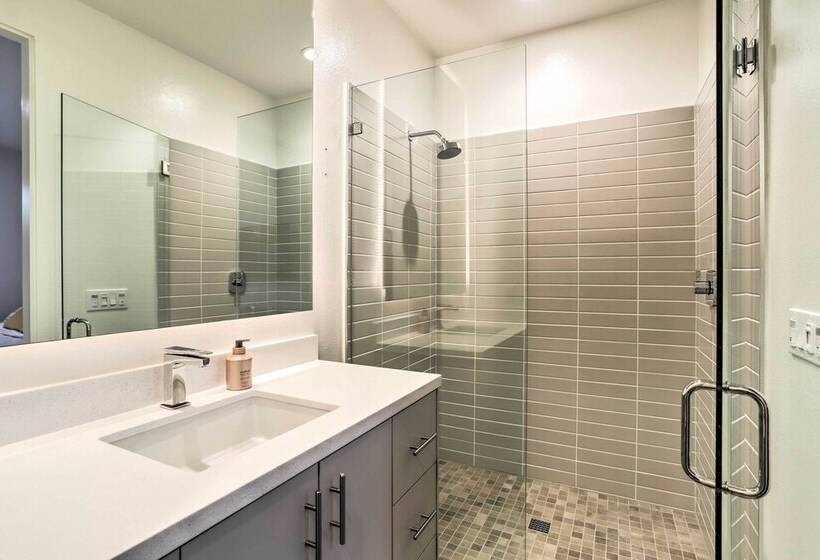 Sleek & Modern Home W/ Views & Pool Access