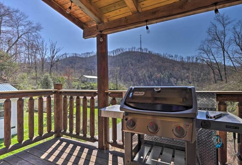 Gatlinburg Cabin W/ Loft & Game Room: 1 Mi To Town