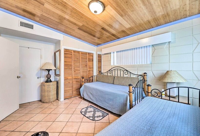 South Padre Island Vacation Rental: Steps To Beach