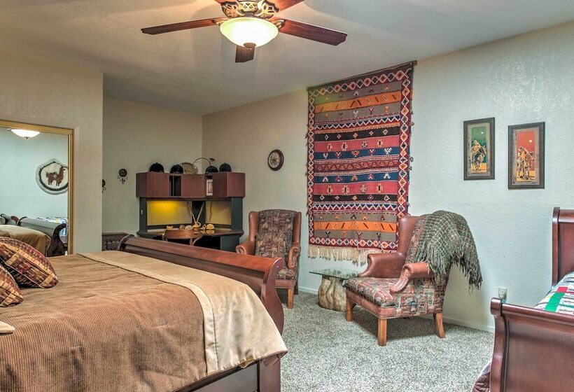 Spacious Alto House On 8 Private Acres W/ Hot Tub!