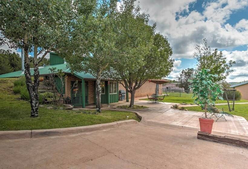 Spacious Alto House On 8 Private Acres W/ Hot Tub!