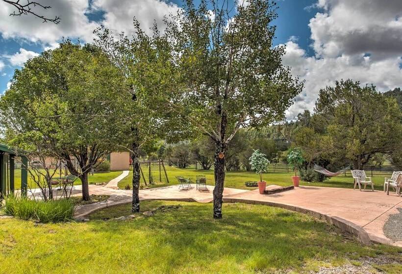 Spacious Alto House On 8 Private Acres W/ Hot Tub!